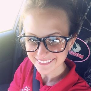 Meet your Posher, Melissa